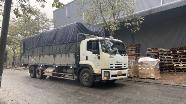Xe tải 15 tấn chuyên vận chuyển hàng từ TPHCM đi Thanh Hoá