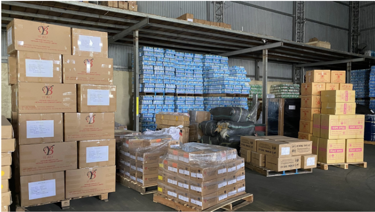 Hàng hoá luôn được đóng kiện và sắp xếp cẩn thận tại Hương Quân