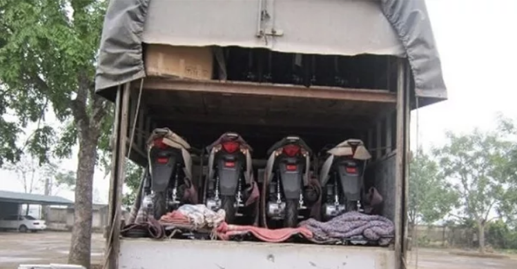 Vận chuyển xe máy bằng xe tải chuyên dụng