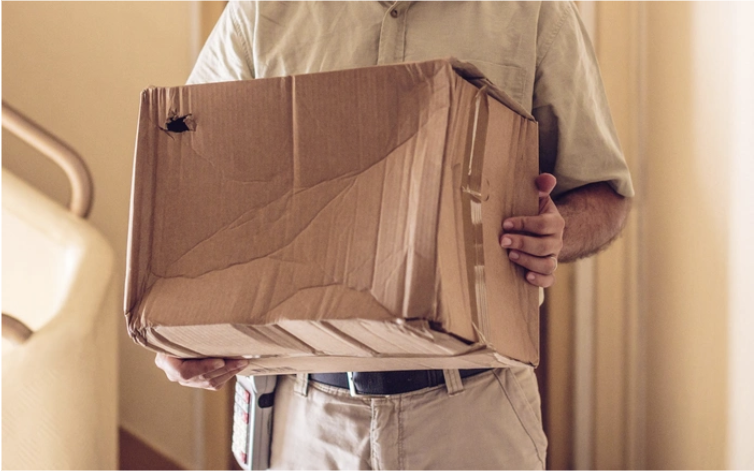 Hãy liên hệ với Hương Quân Logistics ngay khi phát hiện sự cố để báo cáo tình hình (ảnh: Internet)