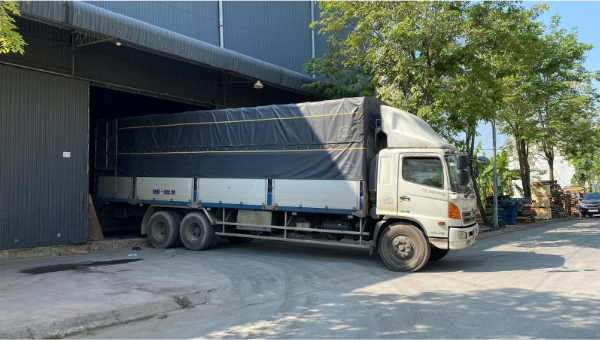 xe tai 15 tan chuyen hang bac nam