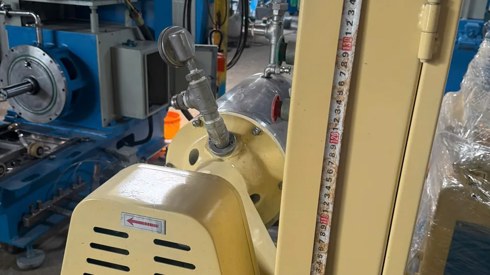 Cố định bộ phận máy trước khi vận chuyển