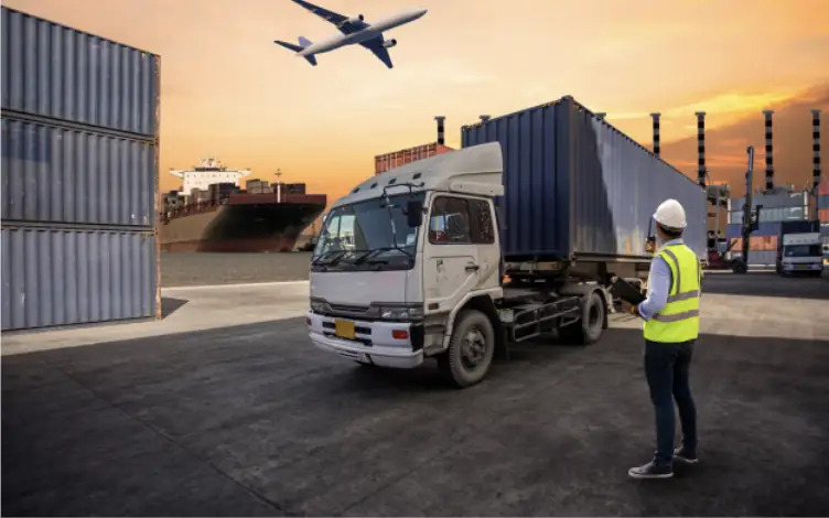 Kiểm đếm hàng khi giao trên tuyến Đà Nẵng Hà Nội
