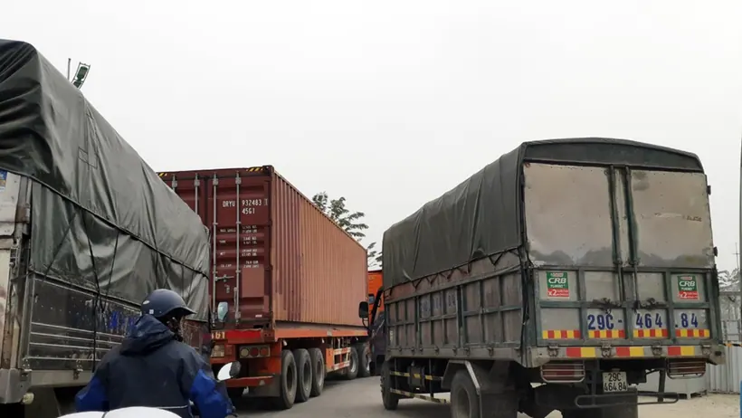 Tắc đường làm gián đoạn quá trình vận chuyển