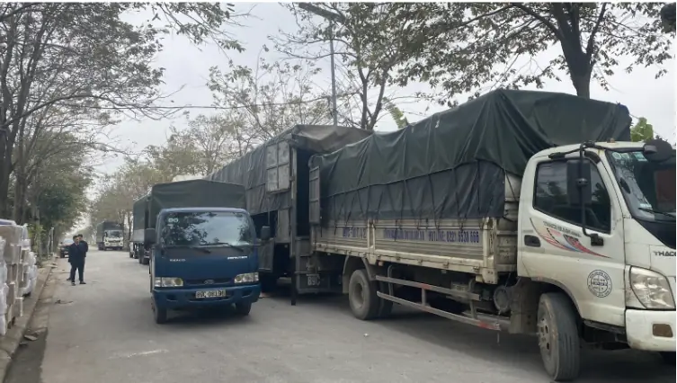 Bàn giao hàng theo lịch vận chuyển đã xác nhận