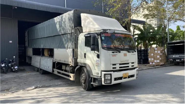 Hàng hóa được xếp theo thứ tự giao tại TPHCM