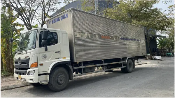 Xe tải chở đồ chuyển nhà tại Hà Nội