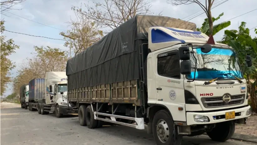 Đội xe tải Hương Quân trên tuyến vận chuyển Bắc Nam